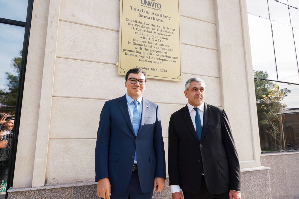 Minister Aziz Abdukhakimov(Left) and UNWTO Secretary General Zurab Pololikashvili